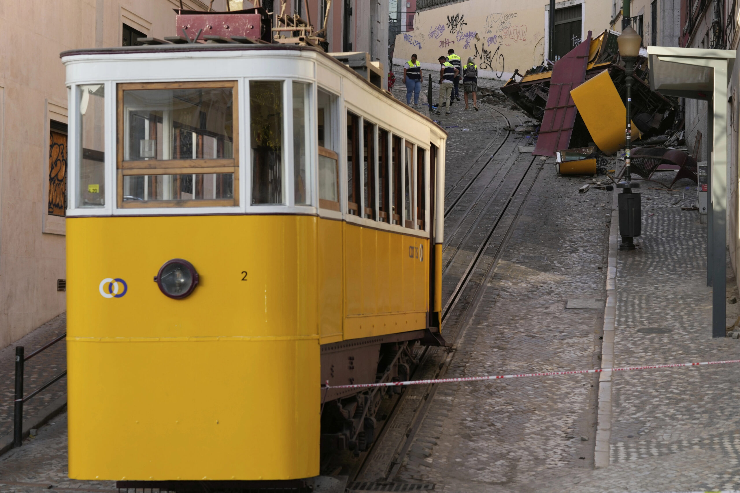Krejt çka dihet për përplasjen e tramvajit në Lisbonë që la 17 të vdekur