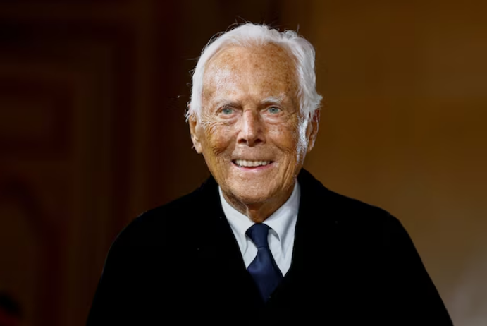 Vdes dizajneri i famshëm italian i modës ‘‘Mbreti Giorgio’’ Armani