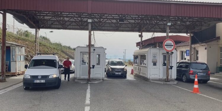 Tentoi të hynte në Shqipëri, teksa kërkohej nga autoritetet gjermane/ Arrestohet i riu në Morinë