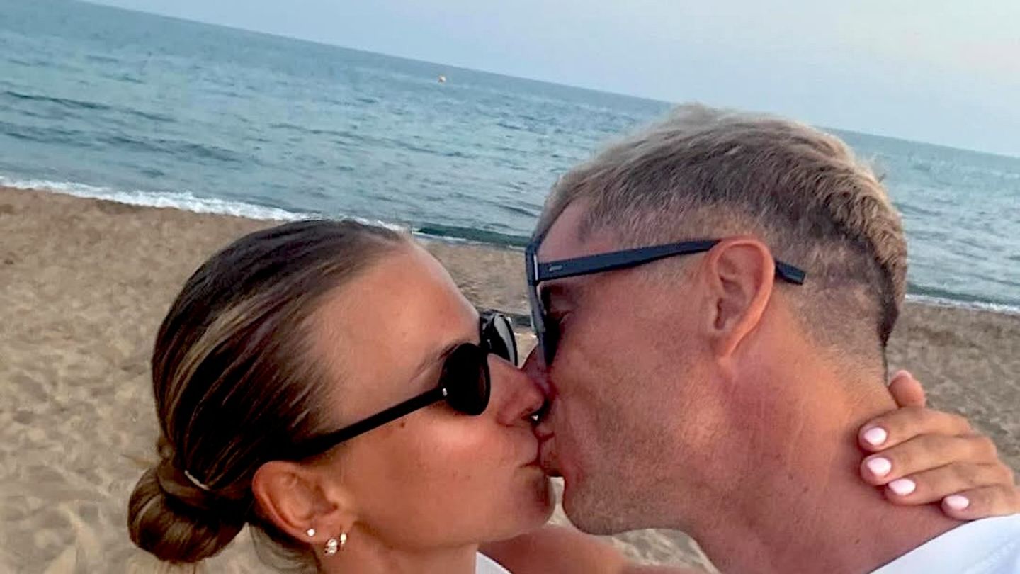 Puthje të famshëm: Ka puthje të ëmbla nga Roberti juaj për ditëlindjen e tij