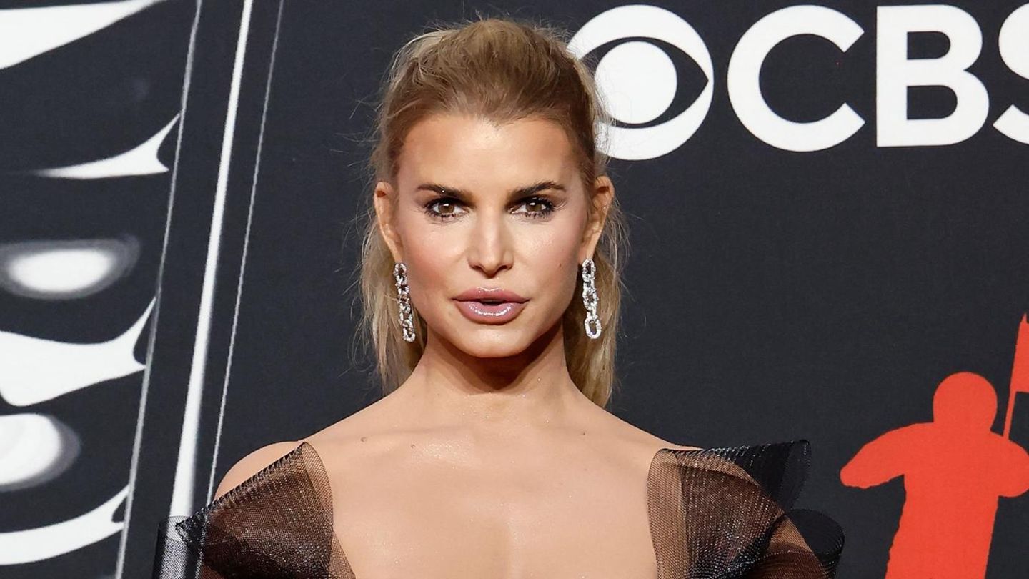 Yjet në Ndryshimin e Bukurive: Në MTV VMAS, ajo nuk duket më e ngjashme me veten e saj të mëparshme