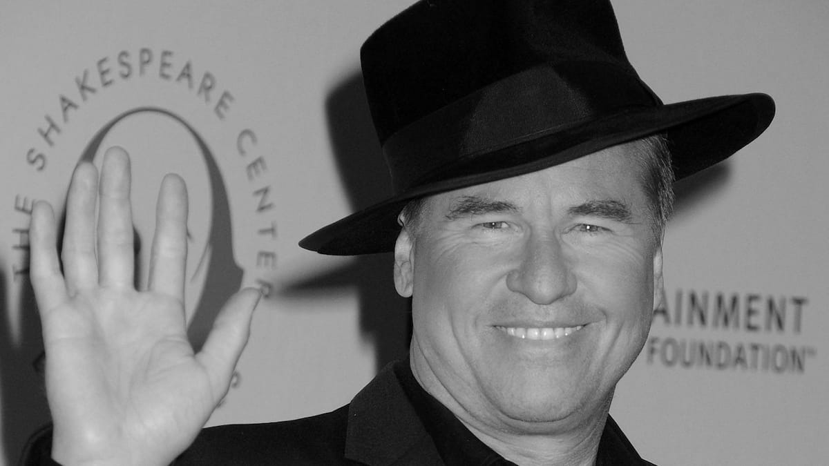 Val Kilmer: Këto yje nderojnë aktorin në shërbimin e mëvonshëm të varrimit