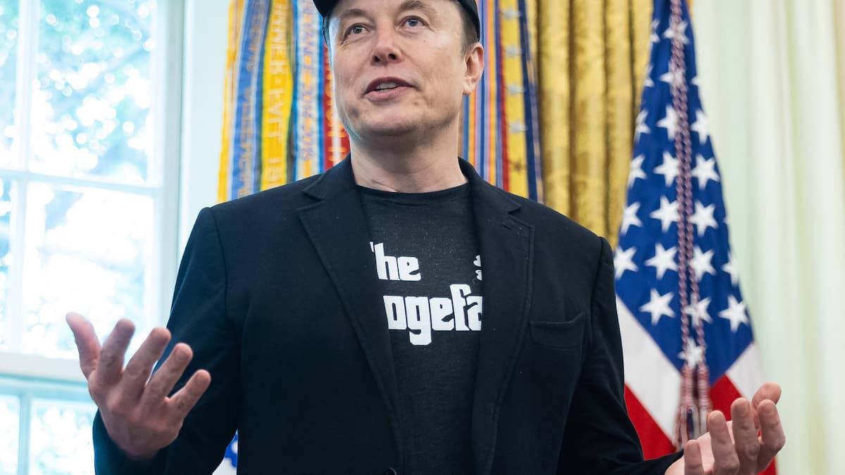Për një kohë të shkurtër: Elon Musk humbet titujt si personi më i pasur në botë