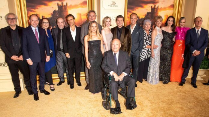 1757597892_news_image_image.gala_.de24450910tnuv3w1440r1.7778downtonabbeycast2025.jpg.jpeg
