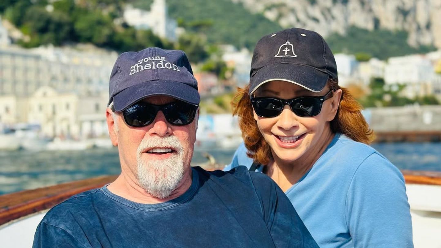 Rex Linn + Reba McEntire: Ky çift njofton angazhimin e tij me Emmy