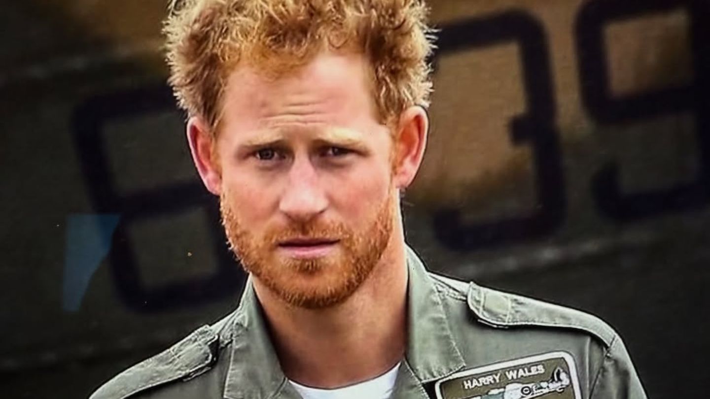 Princi Harry + Dukeshë Meghan: Meghan transmeton Princin Harry Fiery Përshëndetje